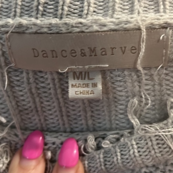 Grey distressed sweater size M/L - Picture 3 of 3